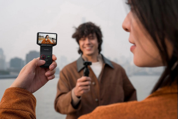 Экшн-камера Insta360 Luna Ultra Standard Combo, Cosmic Black в Тюмени